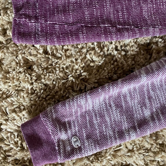 Champion lilac crewneck, size small, loose fit - Picture 3 of 3